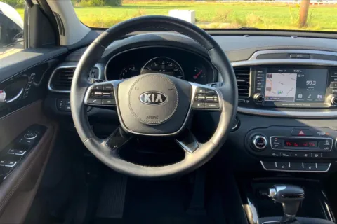 More photos of 2019 Kia Sorento SX V6 at Cable Dahmer of Topeka, KS