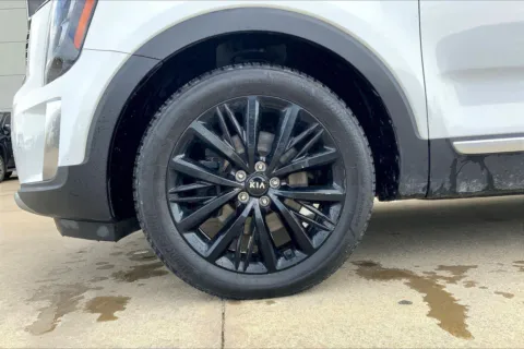 Photos of 2020 Kia Telluride SX for sale in Topeka, KS at Cable Dahmer of Topeka