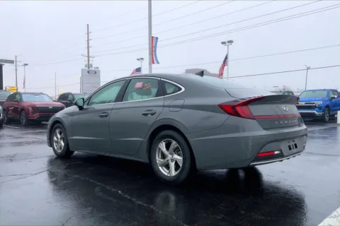 More photos of 2021 Hyundai Sonata SE at Cable Dahmer of Topeka, KS