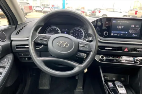 More photos of 2021 Hyundai Sonata SE at Cable Dahmer of Topeka, KS