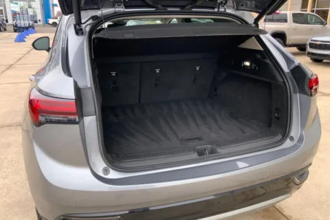 More photos of 2022 Buick Envision Essence at Cable Dahmer of Topeka, KS