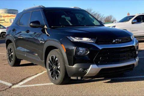 Black 2021 Chevrolet Trailblazer LT for sale in Topeka, KS