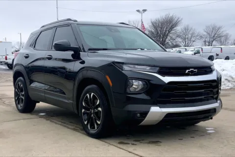 Black 2021 Chevrolet Trailblazer LT for sale in Topeka, KS