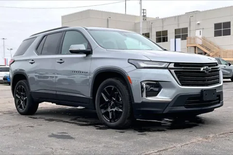 Gray 2023 Chevrolet Traverse LT Cloth for sale in Topeka, KS