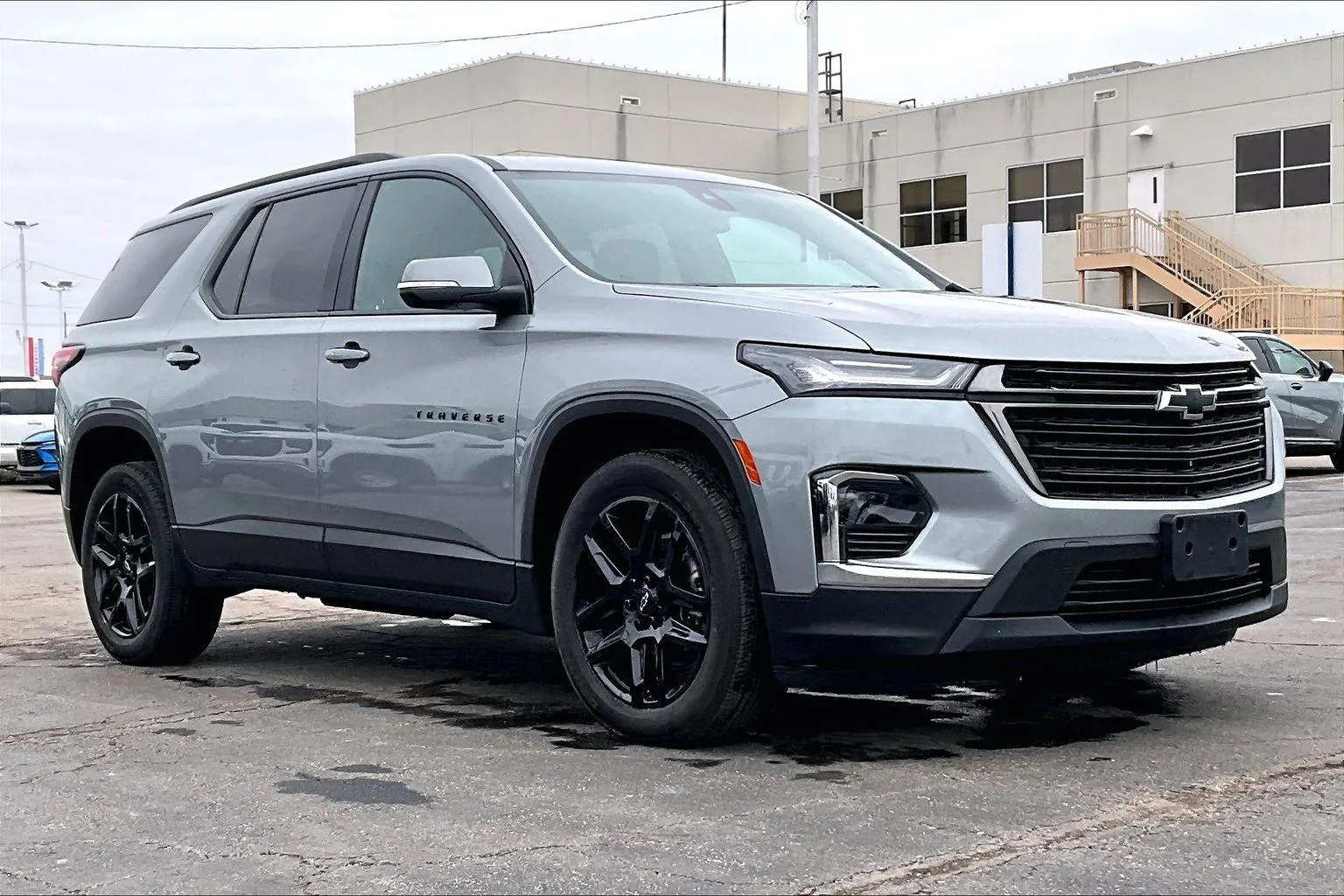 Gray 2023 Chevrolet Traverse LT Cloth for sale in Topeka, KS