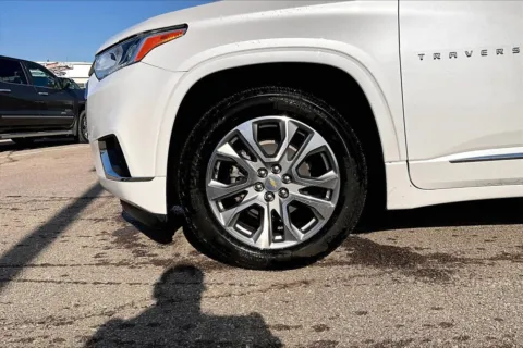 Photos of 2021 Chevrolet Traverse Premier for sale in Topeka, KS at Cable Dahmer of Topeka