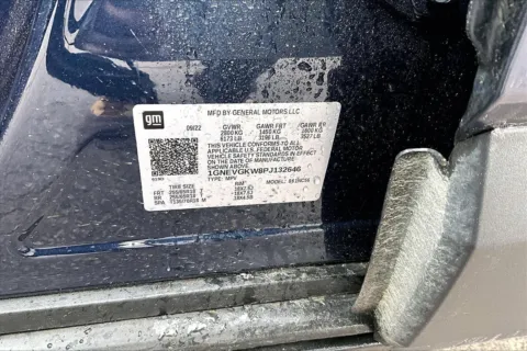 More photos of 2023 Chevrolet Traverse LT Cloth at Cable Dahmer of Topeka, KS