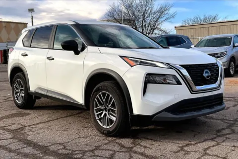 White 2023 Nissan Rogue S for sale in Topeka, KS