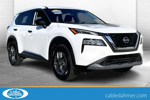 White 2023 Nissan Rogue S for sale in Topeka, KS