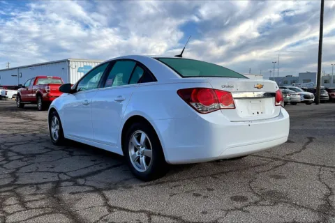 More photos of 2012 Chevrolet Cruze LT w/1LT at Cable Dahmer of Topeka, KS