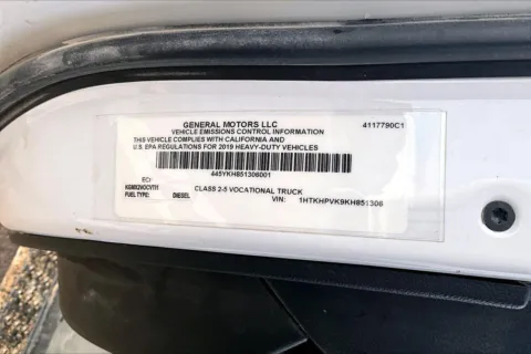 More photos of 2019 Chevrolet Silverado 4500 HD Work Truck at Cable Dahmer of Topeka, KS