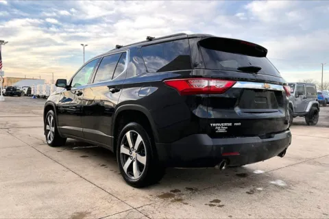 More photos of 2021 Chevrolet Traverse LT Leather at Cable Dahmer of Topeka, KS