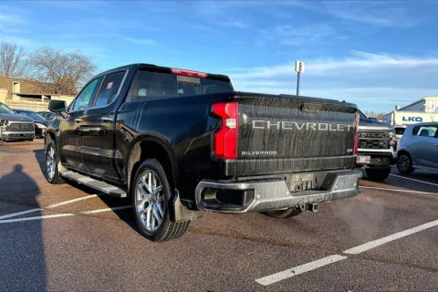More photos of 2022 Chevrolet Silverado 1500 LTZ at Cable Dahmer of Topeka, KS
