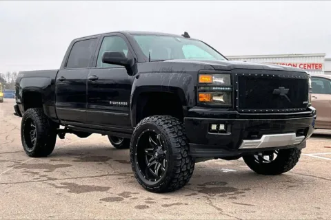 Black 2015 Chevrolet Silverado 1500 LT for sale in Topeka, KS
