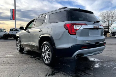 More photos of 2023 GMC Acadia SLT at Cable Dahmer of Topeka, KS
