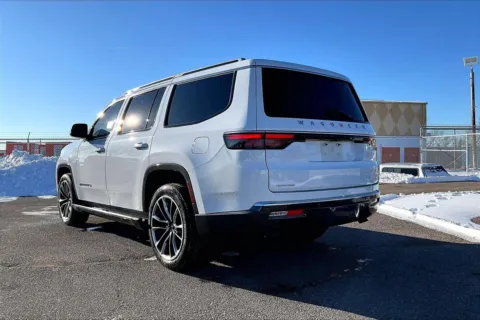 More photos of 2022 Jeep Wagoneer Series III at Cable Dahmer of Topeka, KS