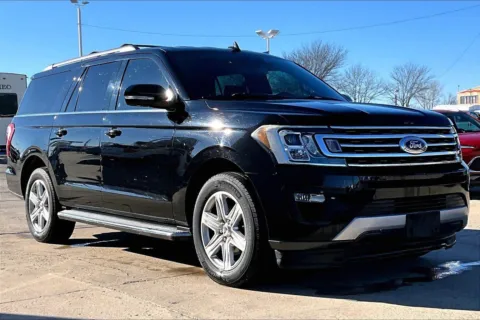 Black 2018 Ford Expedition Max XLT for sale in Topeka, KS