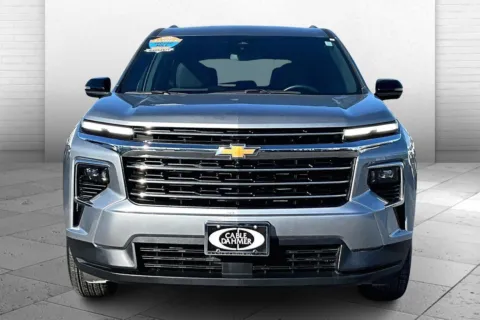 Photos of 2024 Chevrolet Traverse LT for sale in Topeka, KS at Cable Dahmer of Topeka