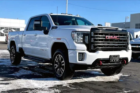 White 2023 GMC Sierra 2500 HD AT4 for sale in Topeka, KS