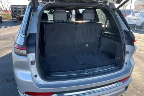 More photos of 2021 Jeep Grand Cherokee L Overland at Cable Dahmer of Topeka, KS