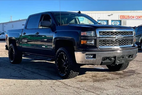 Gray 2015 Chevrolet Silverado 1500 LT for sale in Topeka, KS