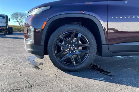 Photos of 2023 Chevrolet Traverse LT Cloth for sale in Topeka, KS at Cable Dahmer of Topeka