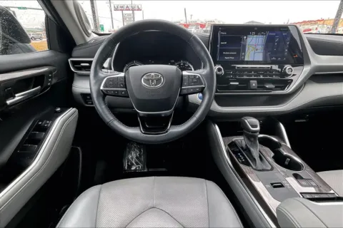 More photos of 2021 Toyota Highlander Hybrid Platinum at Cable Dahmer of Topeka, KS