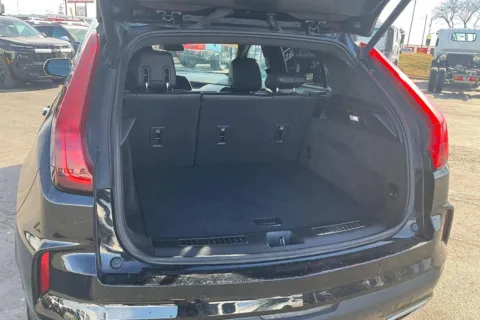 More photos of 2024 Cadillac XT4 Premium Luxury at Cable Dahmer of Topeka, KS