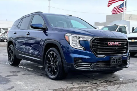 Blue 2022 GMC Terrain SLE for sale in Topeka, KS