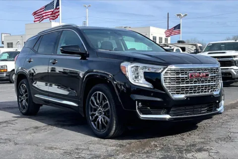 Black 2024 GMC Terrain Denali for sale in Topeka, KS