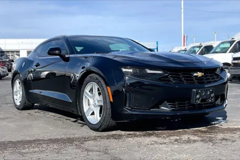 Black 2021 Chevrolet Camaro 1LT for sale in Topeka, KS