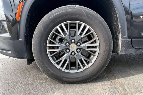 Photos of 2024 Chevrolet Traverse LT for sale in Topeka, KS at Cable Dahmer of Topeka