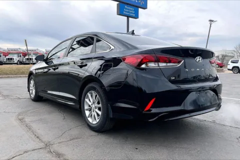 More photos of 2018 Hyundai Sonata SE at Cable Dahmer of Topeka, KS