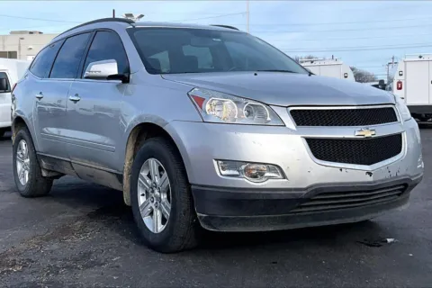 Silver 2012 Chevrolet Traverse LT w/1LT for sale in Topeka, KS