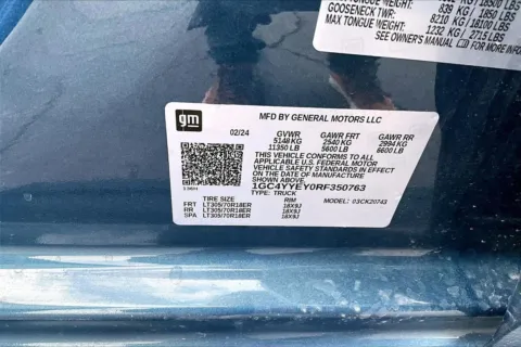 More photos of 2024 Chevrolet Silverado 2500 HD ZR2 at Cable Dahmer of Topeka, KS