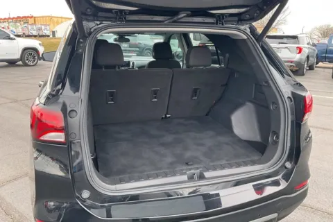 More photos of 2022 Chevrolet Equinox LT at Cable Dahmer of Topeka, KS