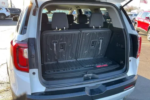 More photos of 2023 GMC Acadia SLE at Cable Dahmer of Topeka, KS