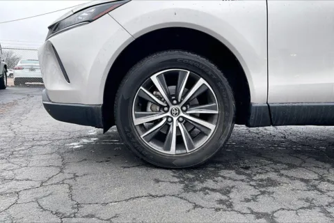 Photos of 2021 Toyota Venza LE for sale in Topeka, KS at Cable Dahmer of Topeka