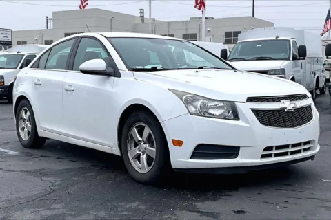 White 2014 Chevrolet Cruze 1LT for sale in Topeka, KS