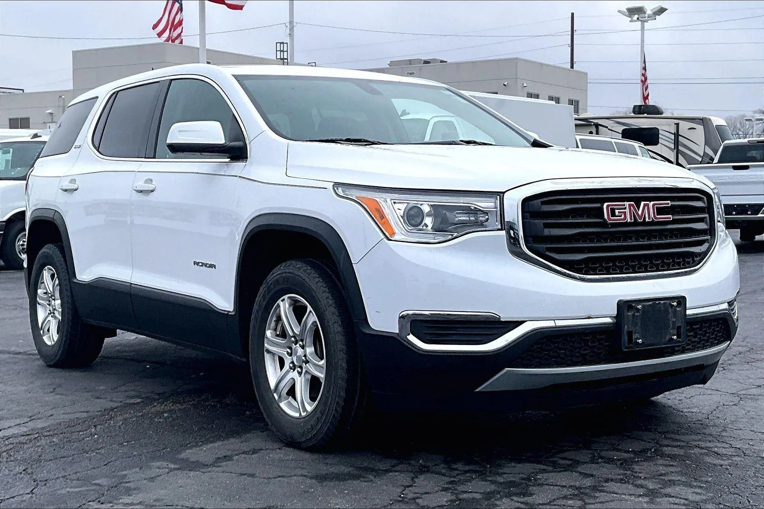 White 2019 GMC Acadia SLE for sale in Topeka, KS