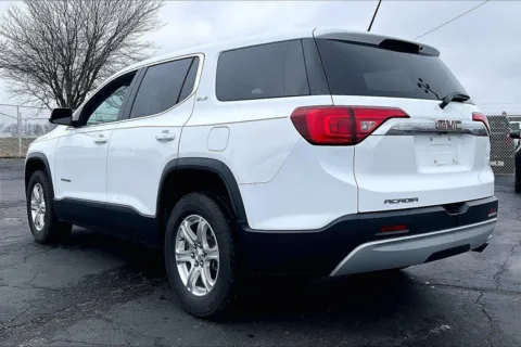 More photos of 2019 GMC Acadia SLE at Cable Dahmer of Topeka, KS