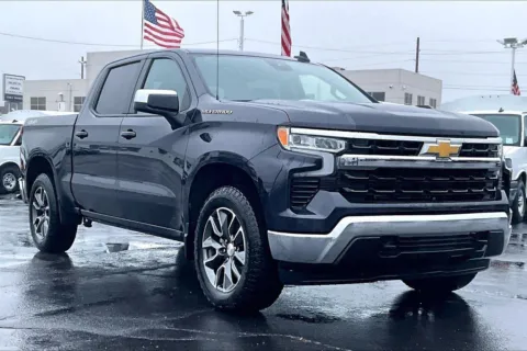 Gray 2024 Chevrolet Silverado 1500 LT (2FL) for sale in Topeka, KS