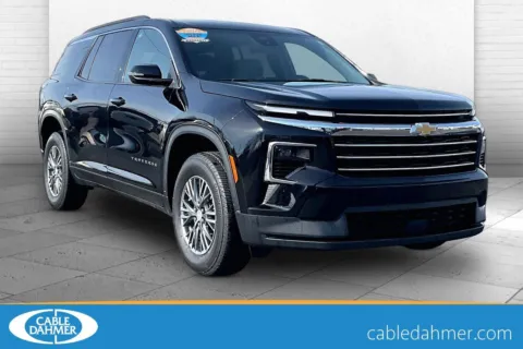 Black 2025 Chevrolet Traverse LT for sale in Topeka, KS