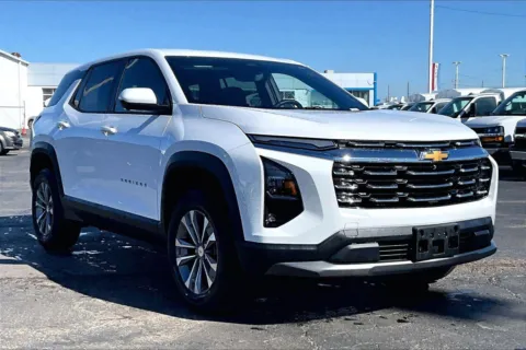 White 2025 Chevrolet Equinox LT for sale in Topeka, KS