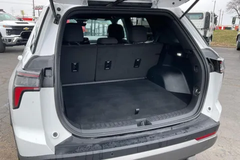 More photos of 2025 Chevrolet Equinox LT at Cable Dahmer of Topeka, KS