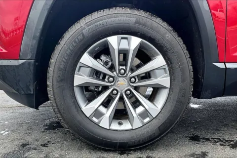 Photos of 2025 Chevrolet Equinox LT for sale in Topeka, KS at Cable Dahmer of Topeka