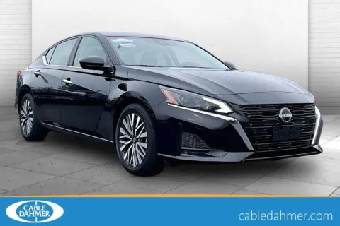 Black 2025 Nissan Altima SV for sale in Topeka, KS