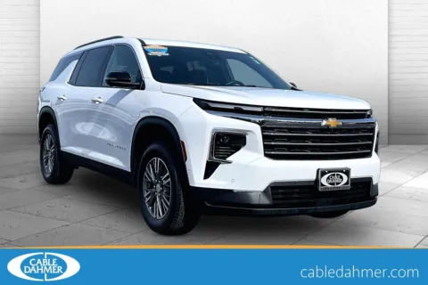 White 2024 Chevrolet Traverse LT for sale in Topeka, KS