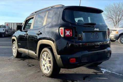 More photos of 2019 Jeep Renegade Latitude at Cable Dahmer of Topeka, KS