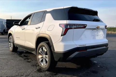 More photos of 2025 Chevrolet Equinox LT at Cable Dahmer of Topeka, KS